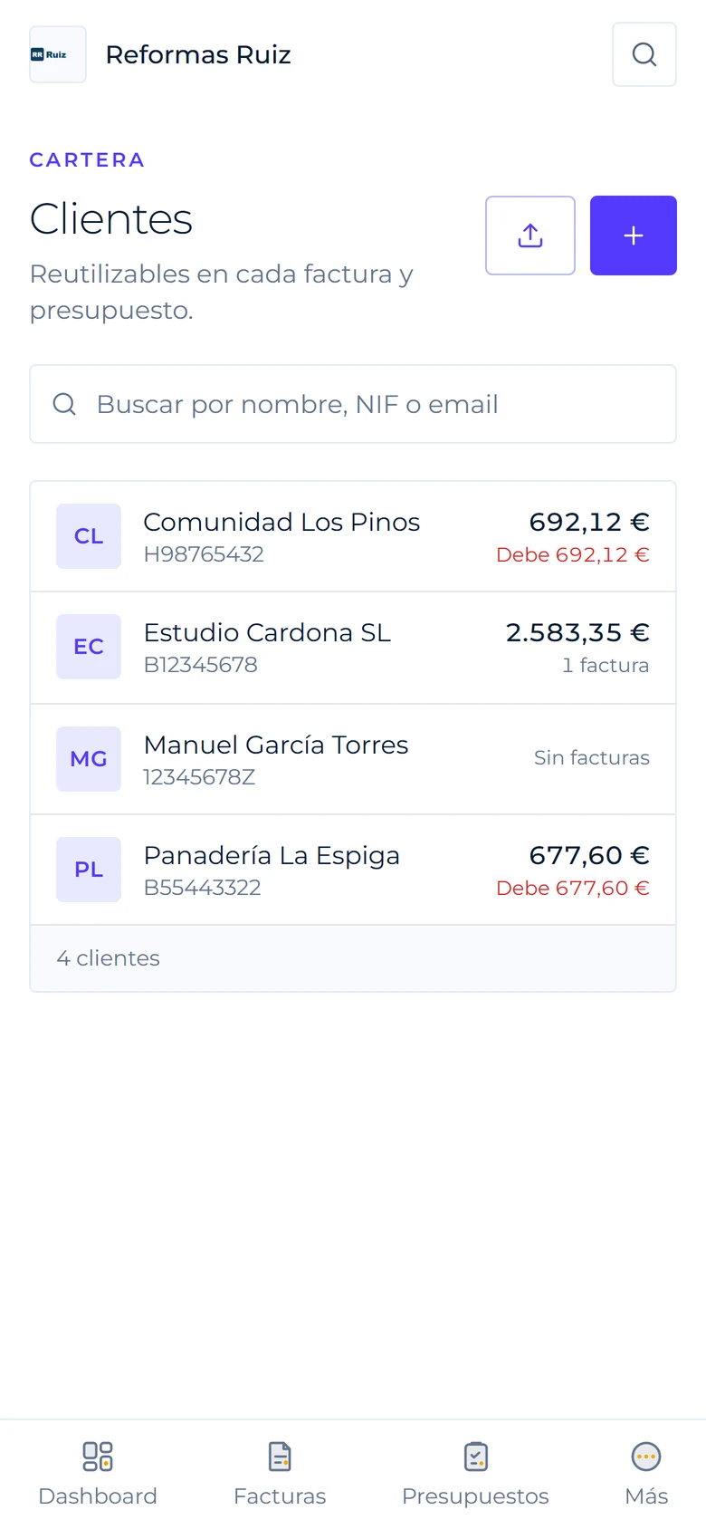 Cartera de clientes en el móvil con el saldo pendiente de cada uno